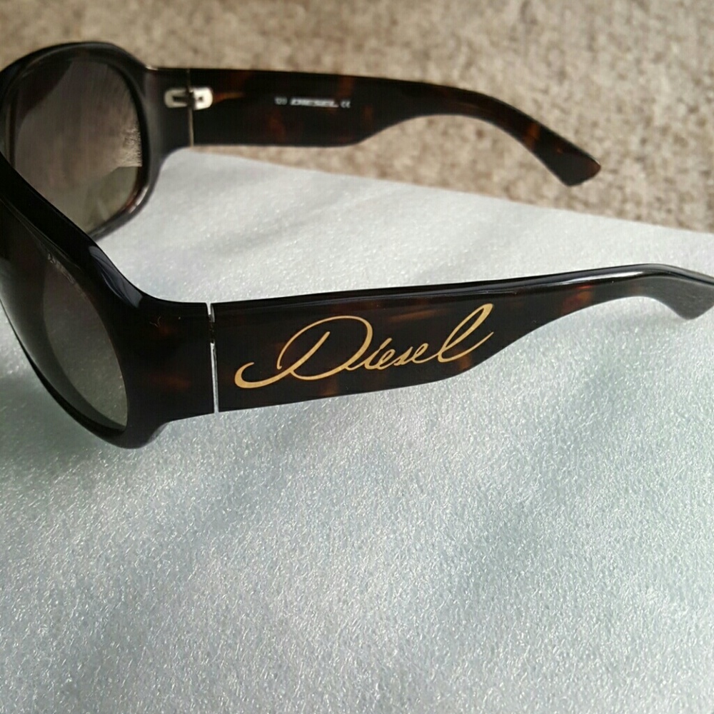DIESEL Sunglasses 🔽Final Priced
